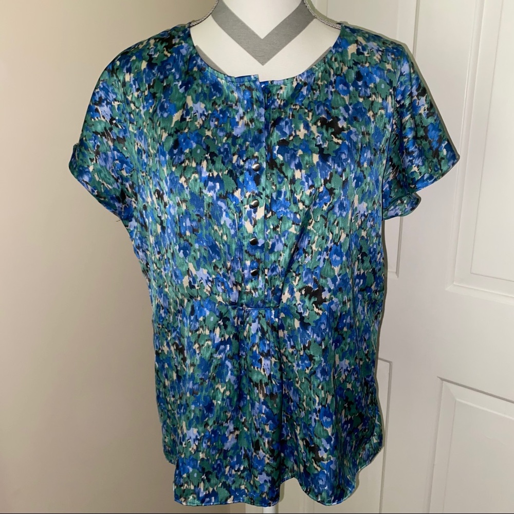 Ladies Medium Short Sleeve Shirt by Talbots
